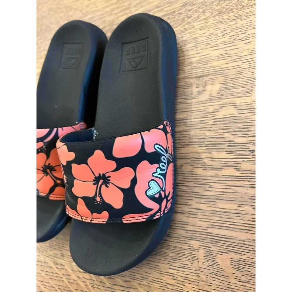 Reef kids slides size 4‎